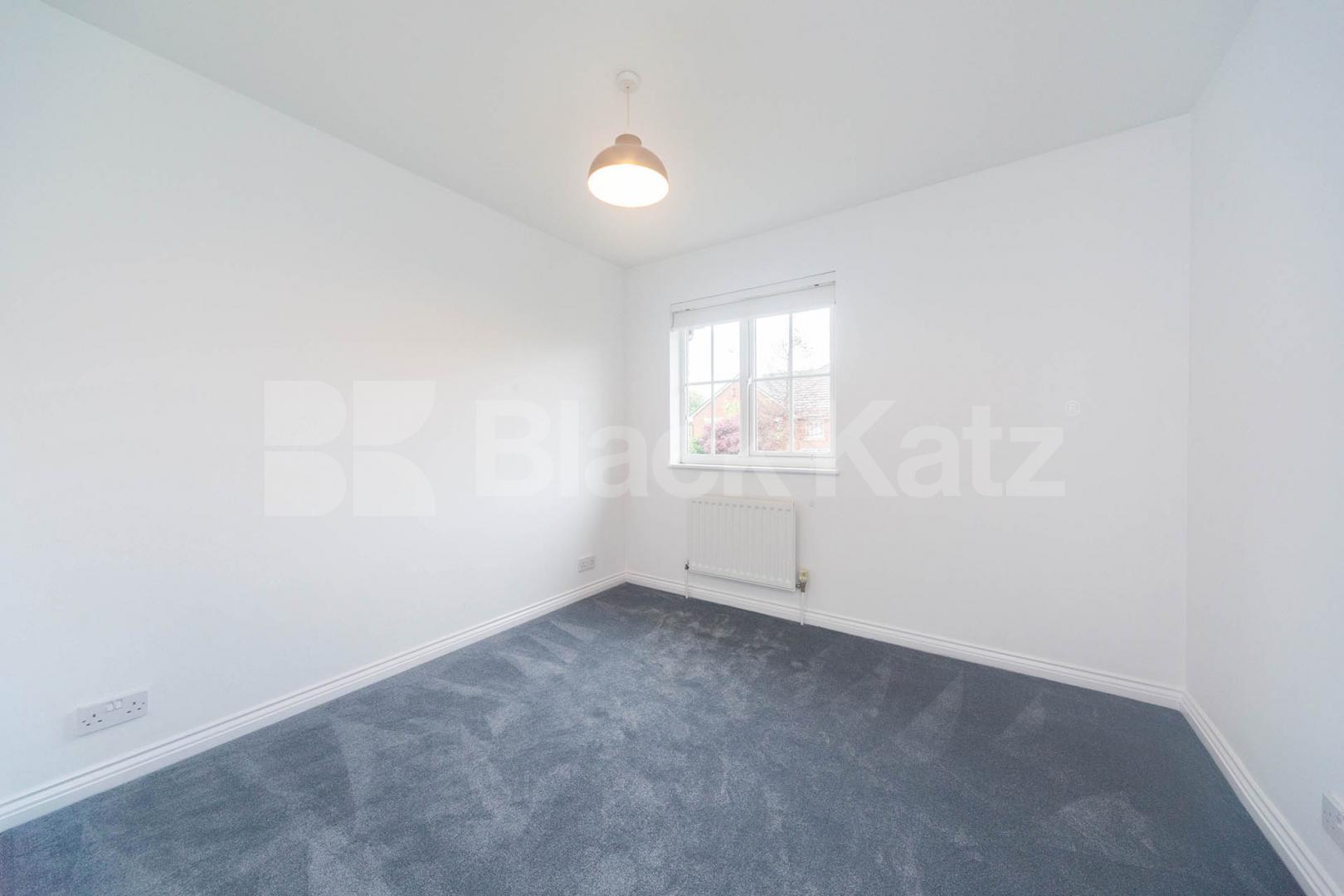Semi-detached 3 bedroom house located close to major amenities Jules Throne Ave, Enfield